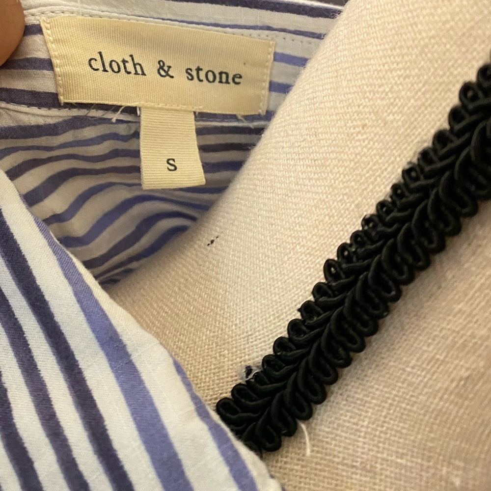 3/$30! Cloth and Stone Striped Button Up - Picture 4 of 7